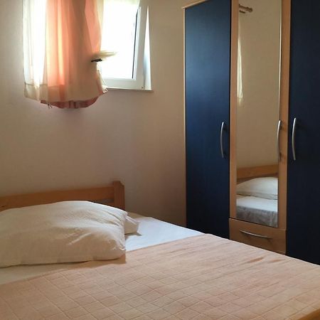 Apartment Perla Pirovac Pokoj fotografie